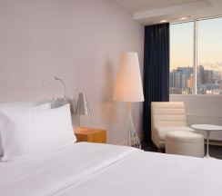 Номер премиум с видом на город в Radisson Blu Belorusskaya Hotel Moscow