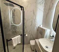 3 этаж I Двухкомнатный номер с двуспальными кроватями в Марис