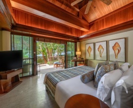 Двухместная вилла c 1 комнатой двуспальная кровать в Отель Centara Grand Beach Resort and Villas Krabi