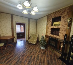 Трехкомнатный номер (в Мини-отель на Анджиевского д.26) в Тамара
