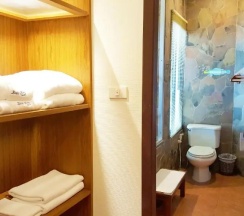 Двухместный люкс Cliff Beach Poolside двуспальная кровать в Birds and Bees Resort