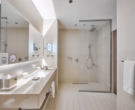 Номер Executive, с видом на море - с двуспальной кроватью в Pullman Sochi Centre