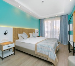 Двухместный номер Superior с видом на окрестности двуспальная кровать в Villa Sunflower Hotel