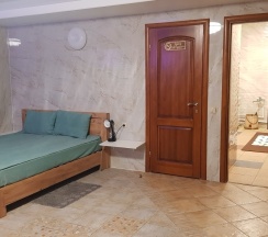 Номер с русской баней в цоколе без окон в Maziiz hotel Zelenogradsk