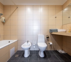 Трехкомнатные апартаменты с двумя спальнями (6-14 этаж) в Real Apartments Sochi