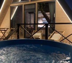 Четырехместный домик в Луна