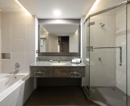 Двухместный номер Deluxe с видом на бассейн 2 отдельные кровати в Amora Beach Resort Phuket