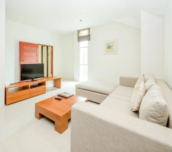 Четырёхместный люкс семейный с 2 комнатами в L'esprit de Naiyang Beach Resort