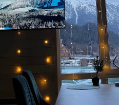 Дом с видом на горы в Bulvar village