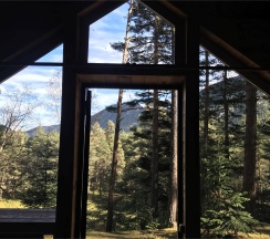 Шале 4. Четырёхместный номер комфорт с видом на горы в Белый волк