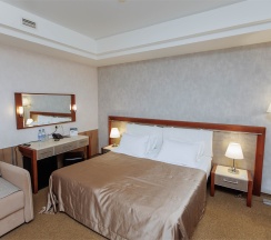 Гостиничный Джуниор Сьют в Изумрудное