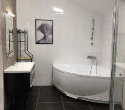 Полулюкс с балконом и двуспальной кроватью в Moscow Point-Red October