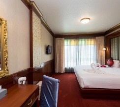 Одноместный люкс с видом на бассейн в Erawan Hotel
