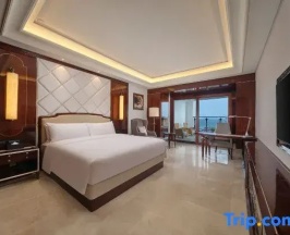 Двухместный номер Standard с видом на озеро (двуспальная кровать) в Tangla Hotel Sanya