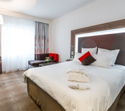 Улучшенный номер с двуспальной кроватью в Novotel Москва Аэропорт Шереметьево