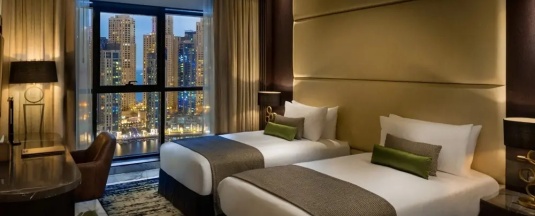 Двухместный номер Club High Floor Superior (2 отдельные кровати) в Millennium Place