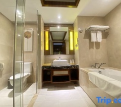 Люкс Deluxe с 2 комнатами с красивым видом из окна в Jinghai Hotel & Resort