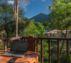 Одноместный номер Standard с видом на море двуспальная кровать в Chang Cliff Resort