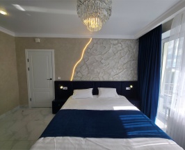 Дизайнерский номер категории «Делюкс» в Владимирский