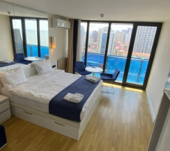 Трёхместный номер Deluxe с балконом и с видом на море в Апарт-отель MyGeorgia LLC Orbi City
