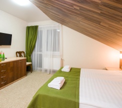 Номер делюкс улучшенный с 1 двуспальной кроватью (с завтраком) в Nreef