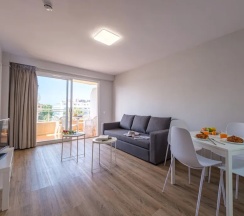 Апартаменты Superior c 1 комнатой с балконом в Apartamentos California