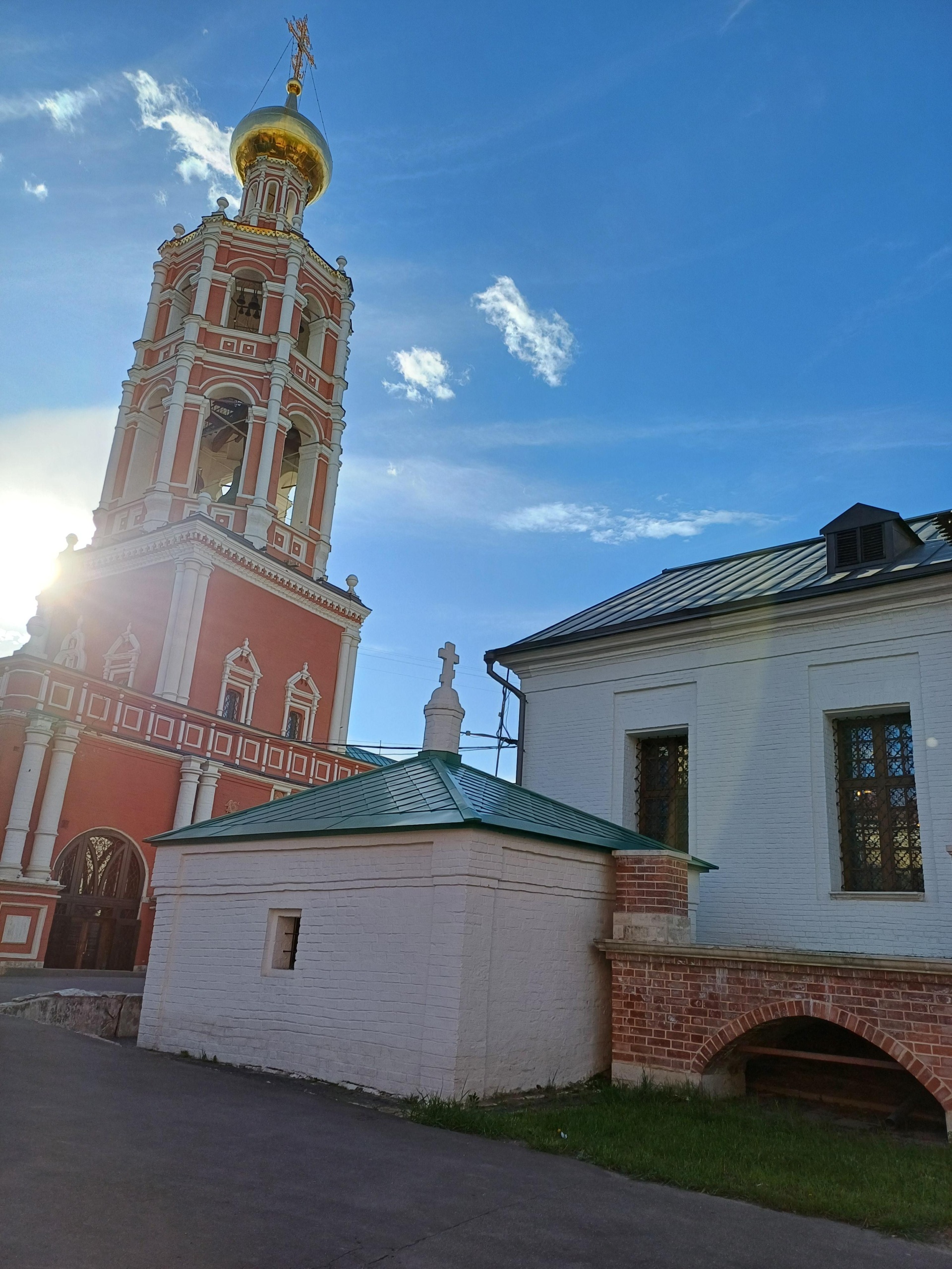 Высоко-Петровский мужской монастырь, Высоко-Петровский мужской монастырь,  улица Петровка, 28 ст6 в Москве — 2ГИС