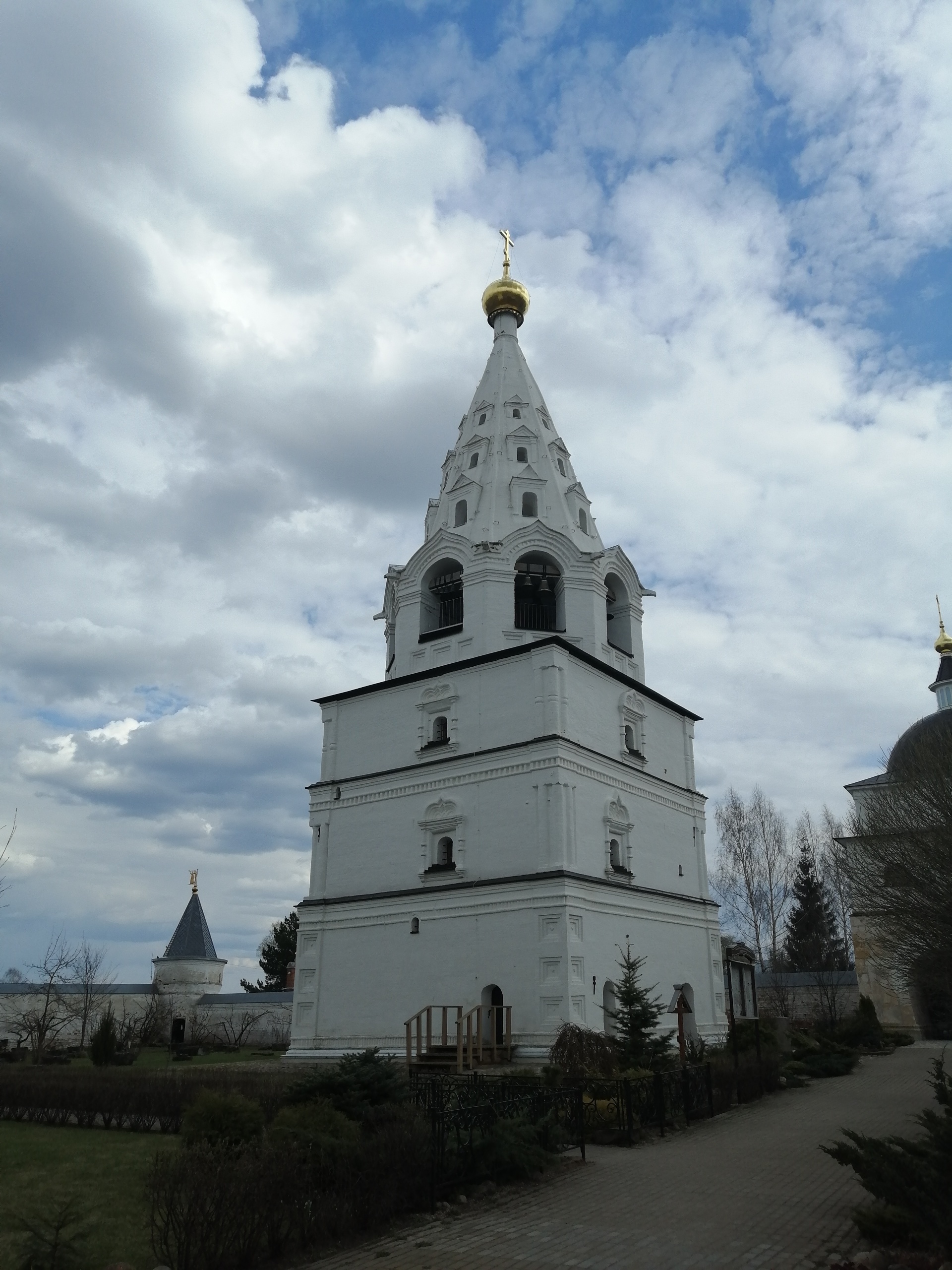 Собор Рождества Пресвятой Богородицы в Лужецком Ферапонтовом монастыре,  Можайский Лужецкий Богородицкий Ферапонтов монастырь, улица Герасимова, 1а,  Можайск — 2ГИС