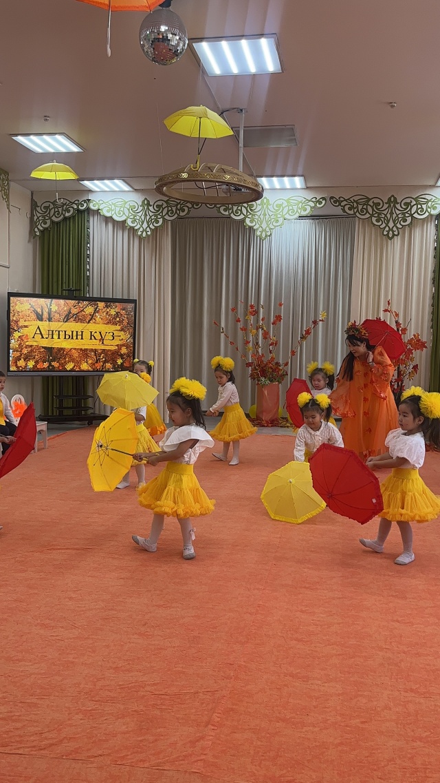 Мэрилин Монроға ұқсайтын порно Секс Рируснки инспекторының гаджеті