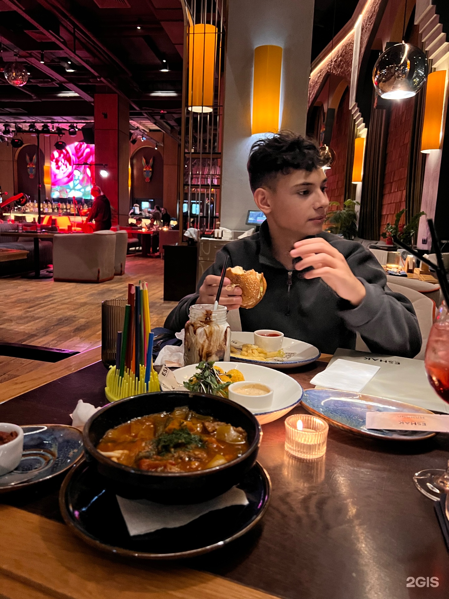 Ular o‘rta maktabda o‘qiyotgan qizni jinsiy aloqa qilishga undashgan