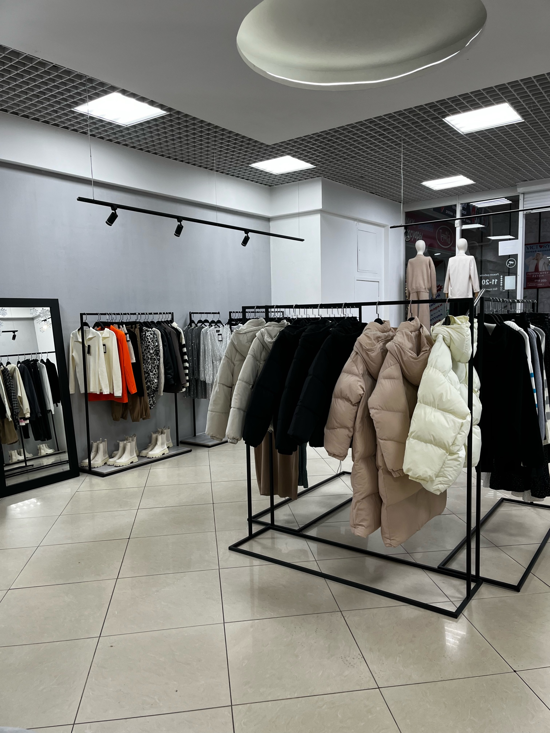 Cheque-women`s shop, шоурум, Никитинский, площадь Революции, 1/1, Челябинск  — 2ГИС