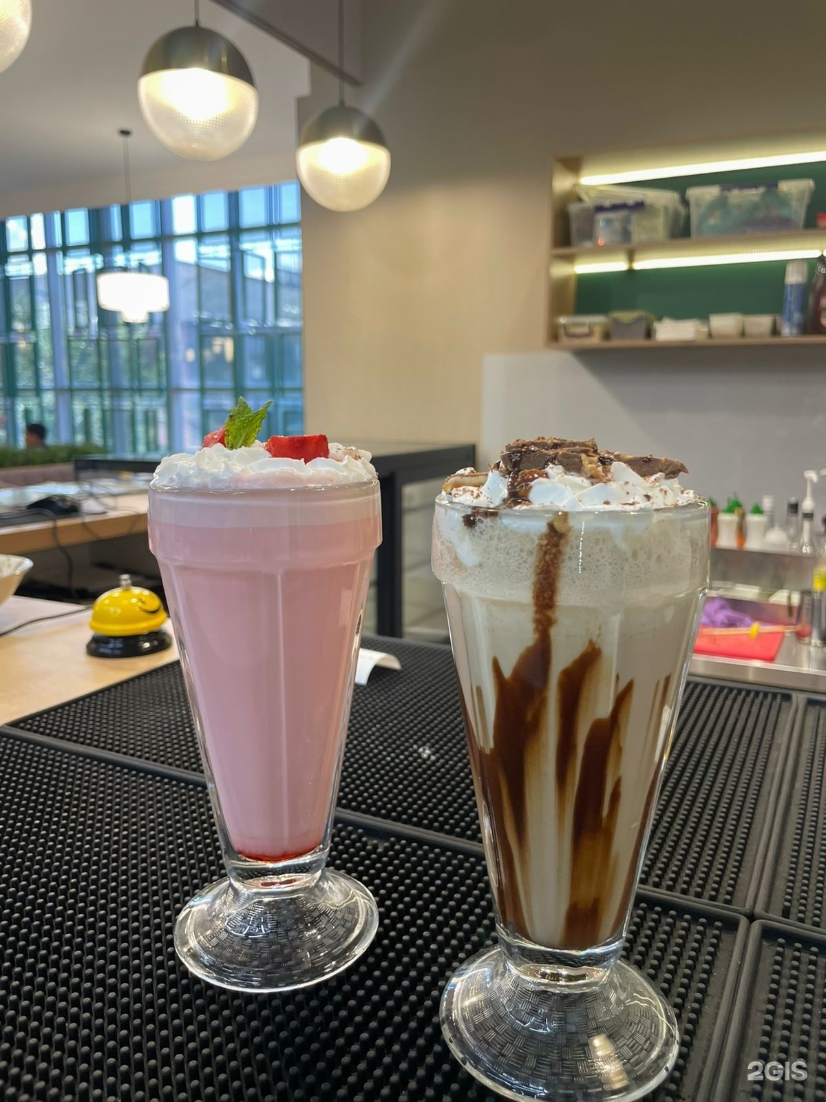 Мәнерлеп сырғанаушылардың жақыннан түсірілген суреттері