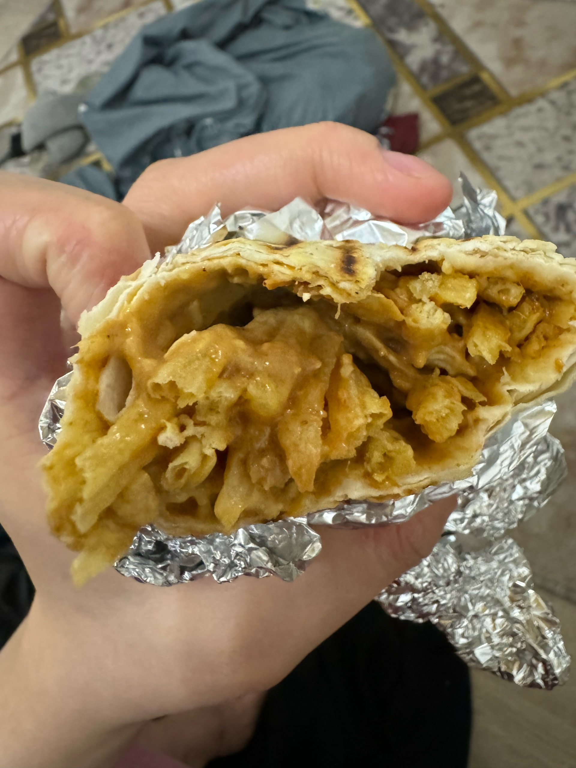 Қыздар мен әйелдердің жалаңаш суреттері Қол-аяғы жоқ мүгедектермен порно