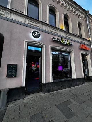 Трусики жоқ жейдедегі қыздардың суреттері