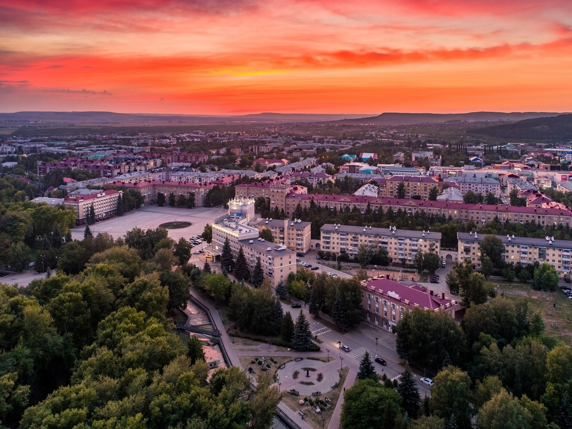 Октябрьский: карта с улицами, домами и организациями города — 2ГИС