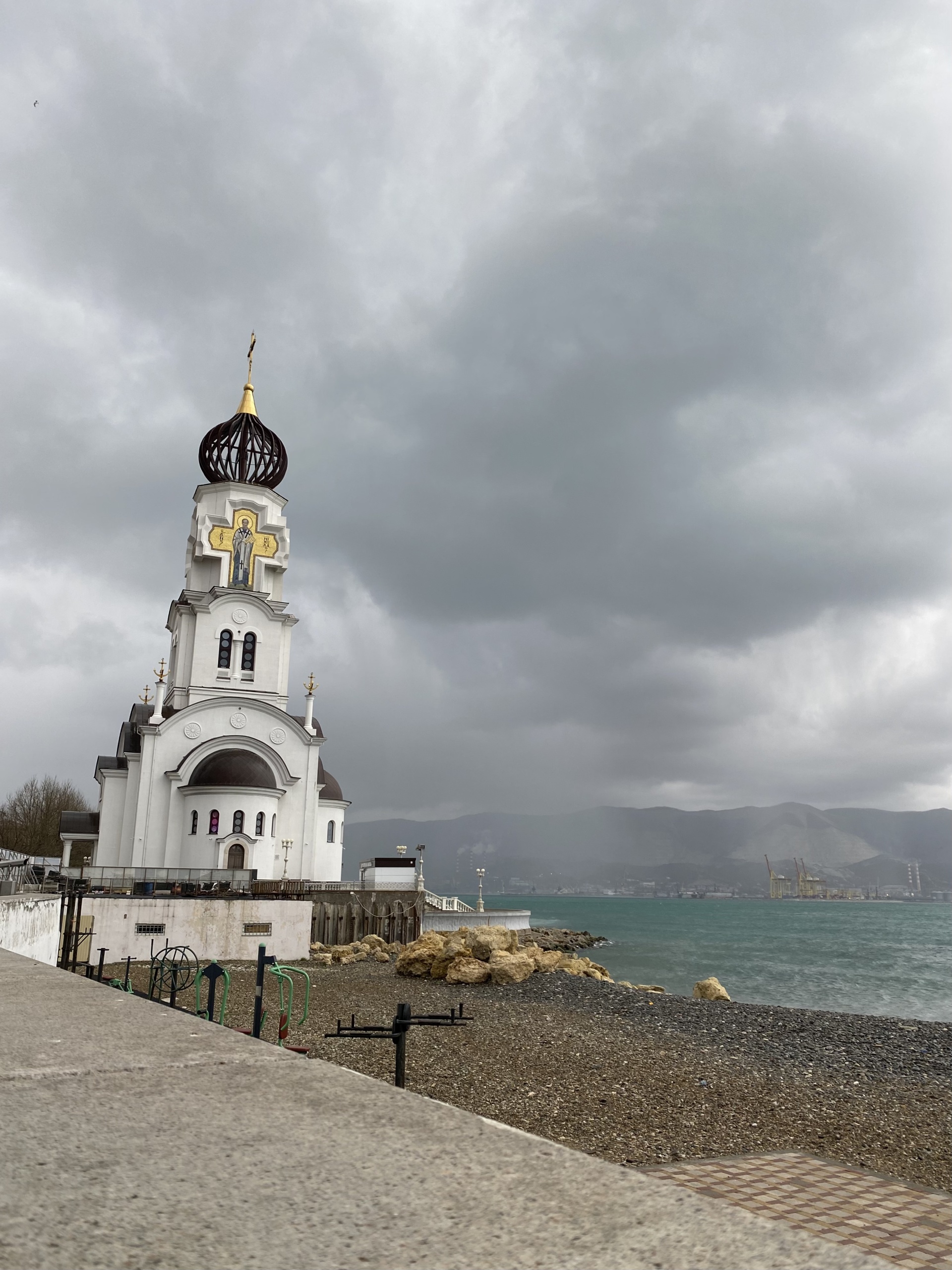 Храм Святых Петра и Февронии Муромских Чудотворцев, набережная им. Адмирала  Серебрякова, 53Б, Новороссийск — 2ГИС