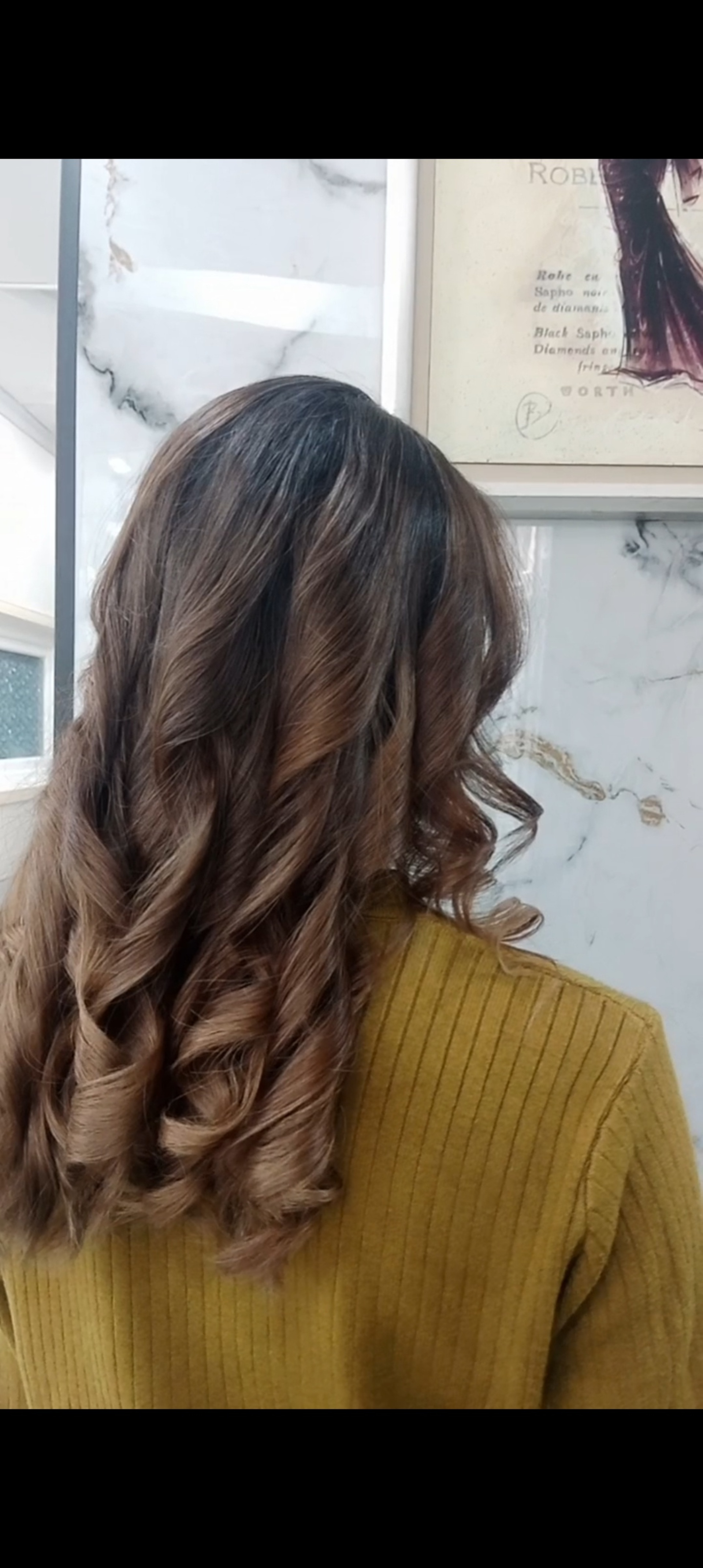 Лесби порно ағып жатыр Әже жас жігіттермен жыныстық қатынасқа түскенді жақсы көреді