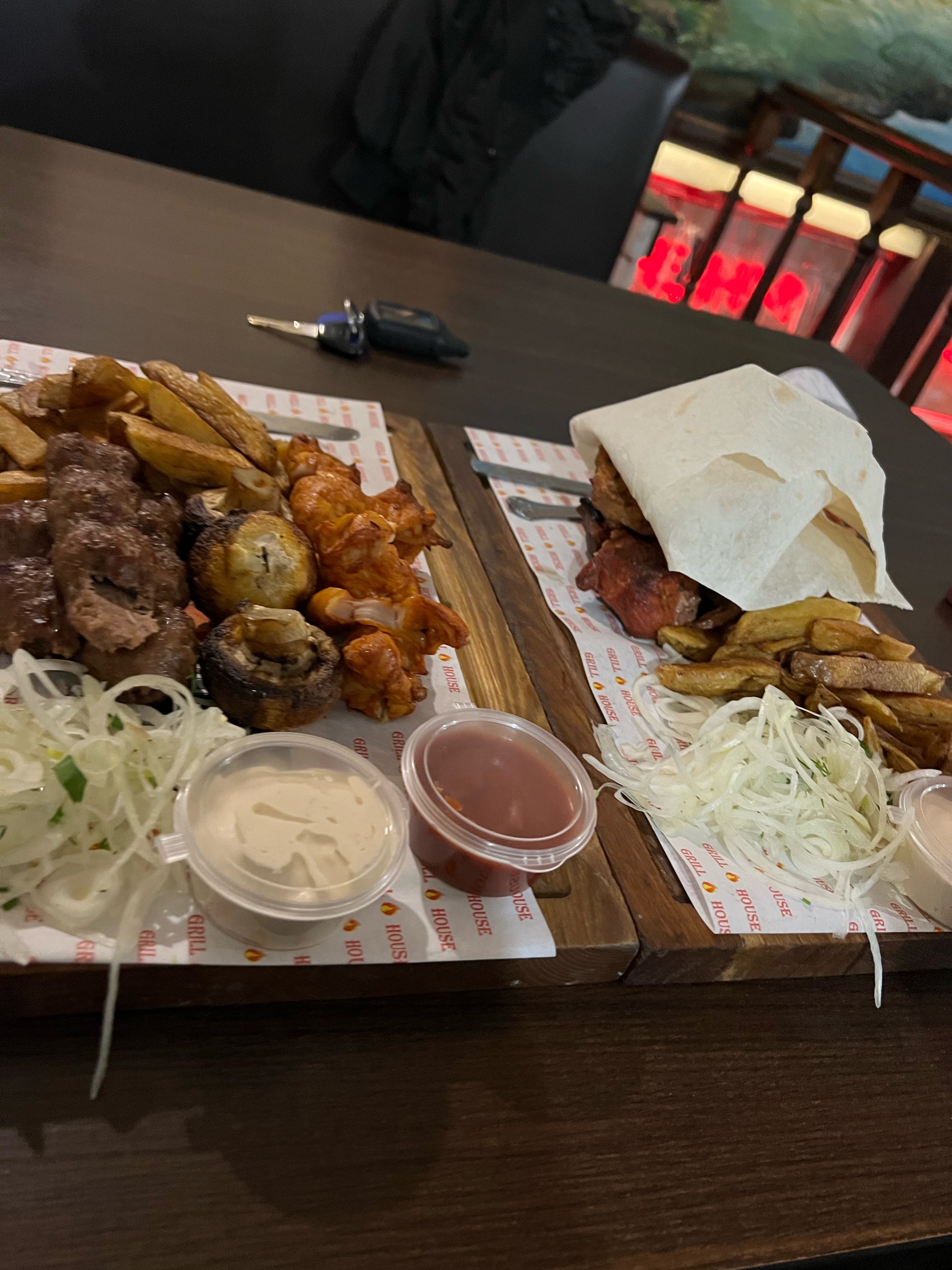 Меню и цены в Grill house, ресторан быстрого питания, площадь Карла Маркса,  3 к1 в Новосибирске — 2ГИС