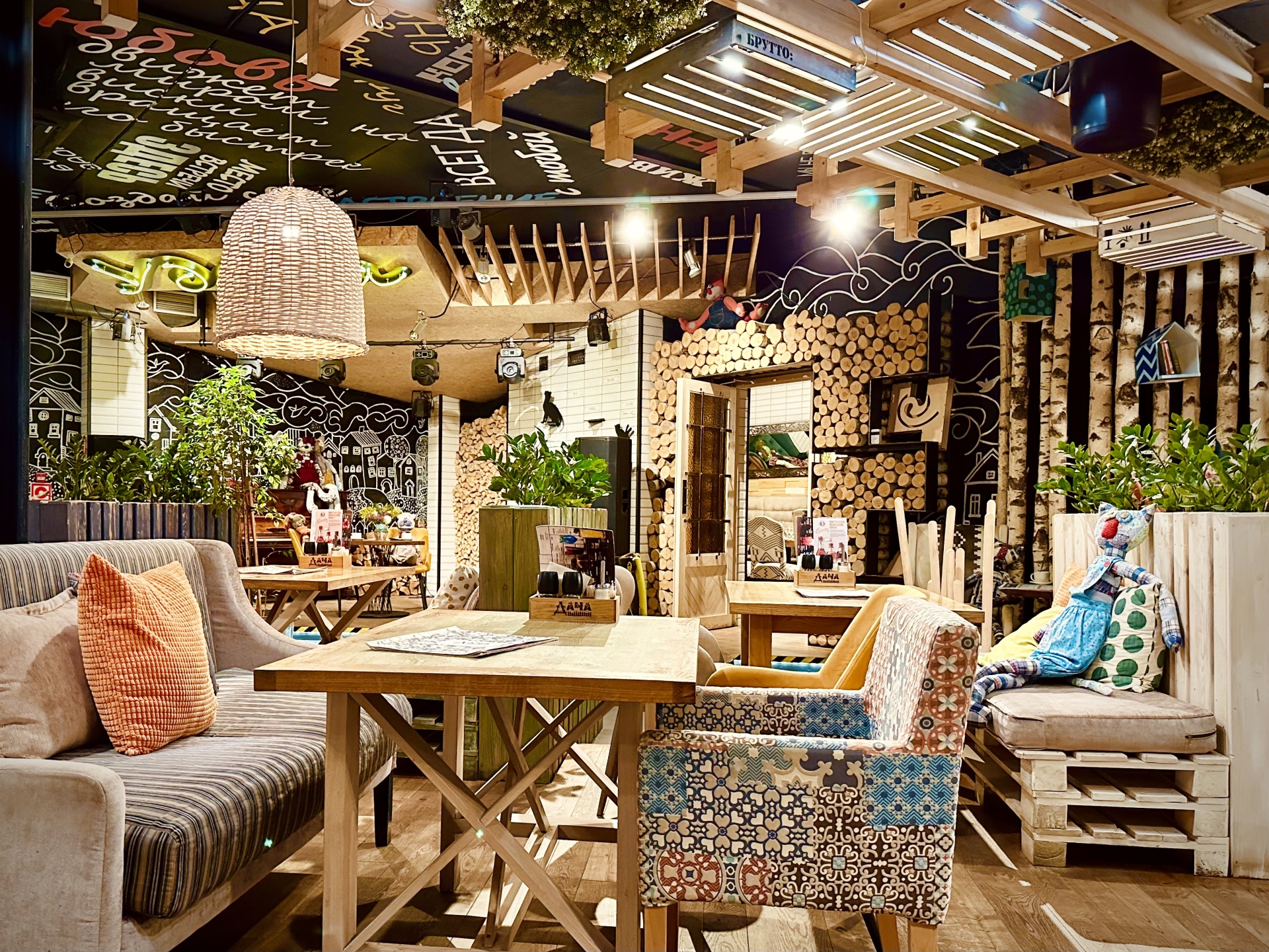 Ресторан Dacha, интерьеры - Российская газета