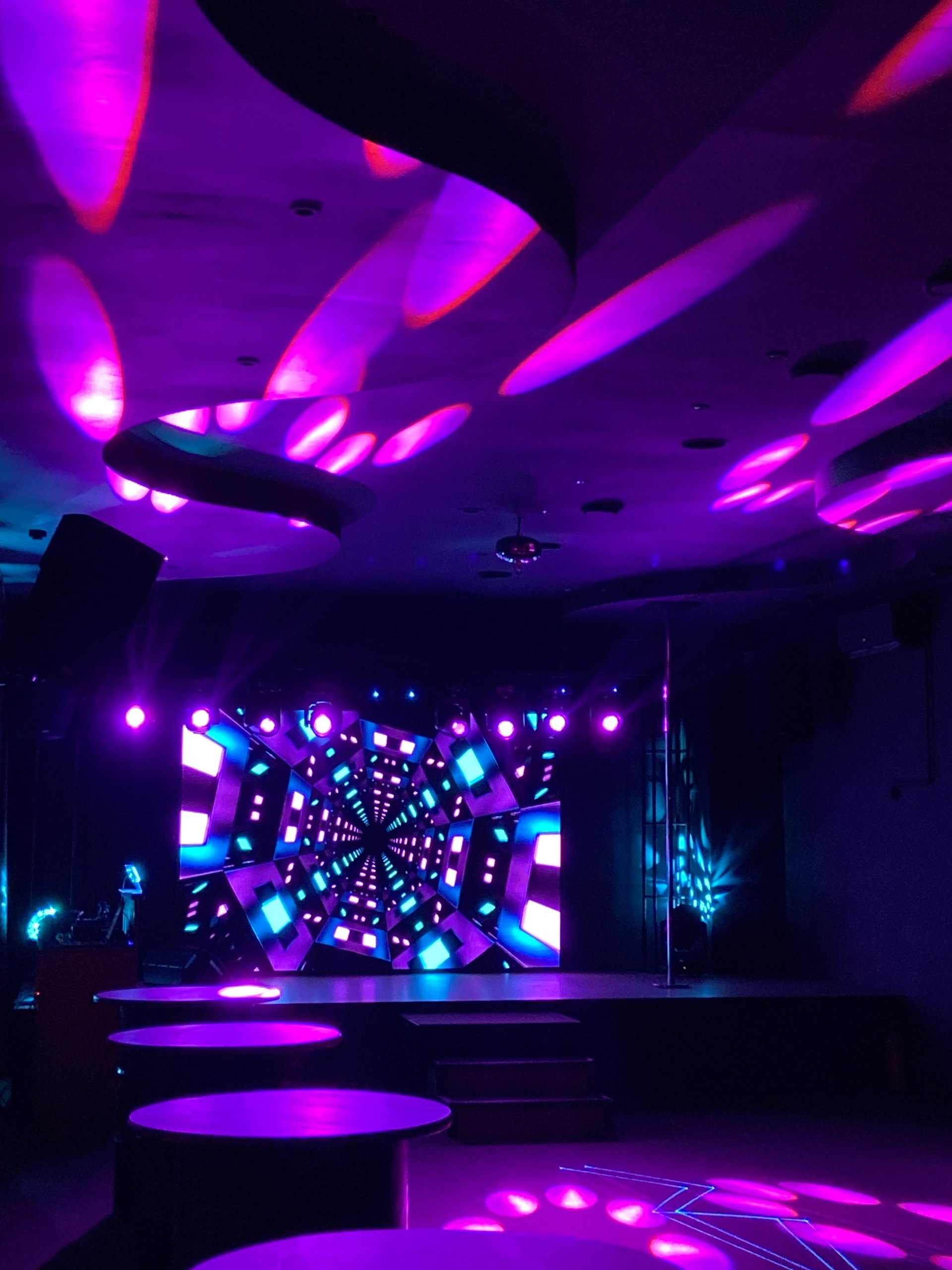 Жалаңаш адамдардың жыныстық қатынасқа түскен жеке суреттері