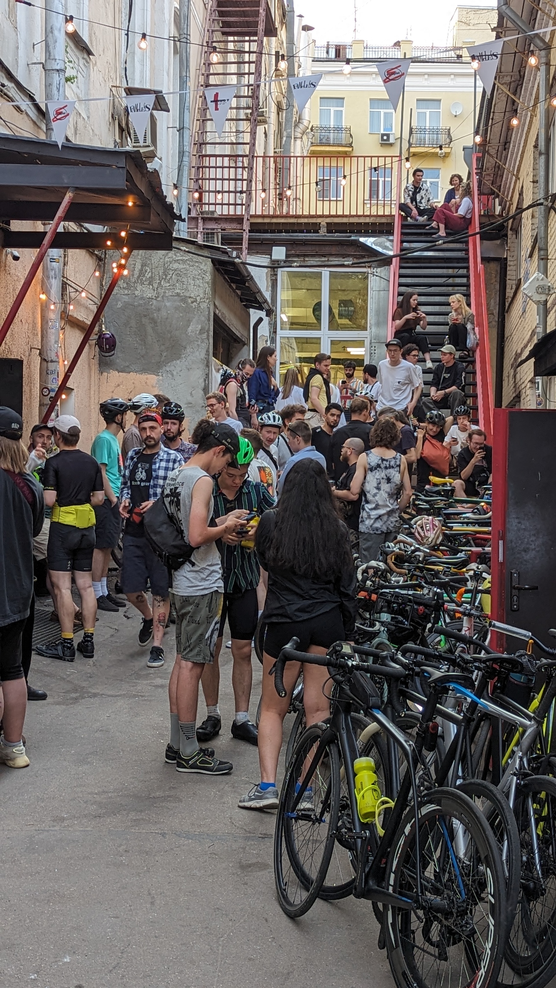 Қынапшасы бар еркекті блять