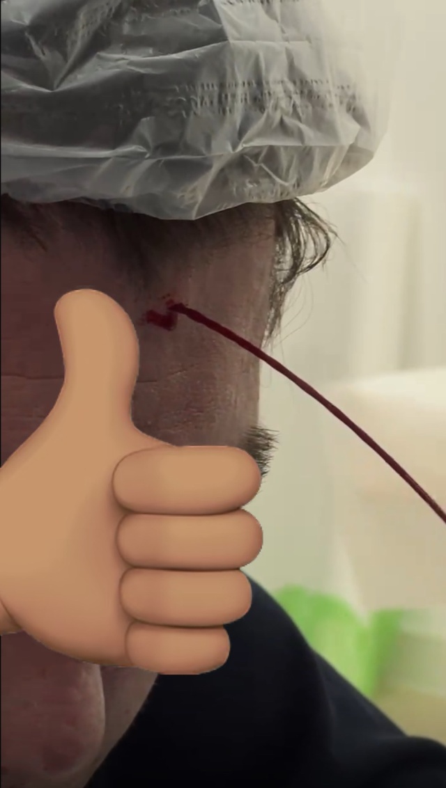 Ава Адамс топтық топта