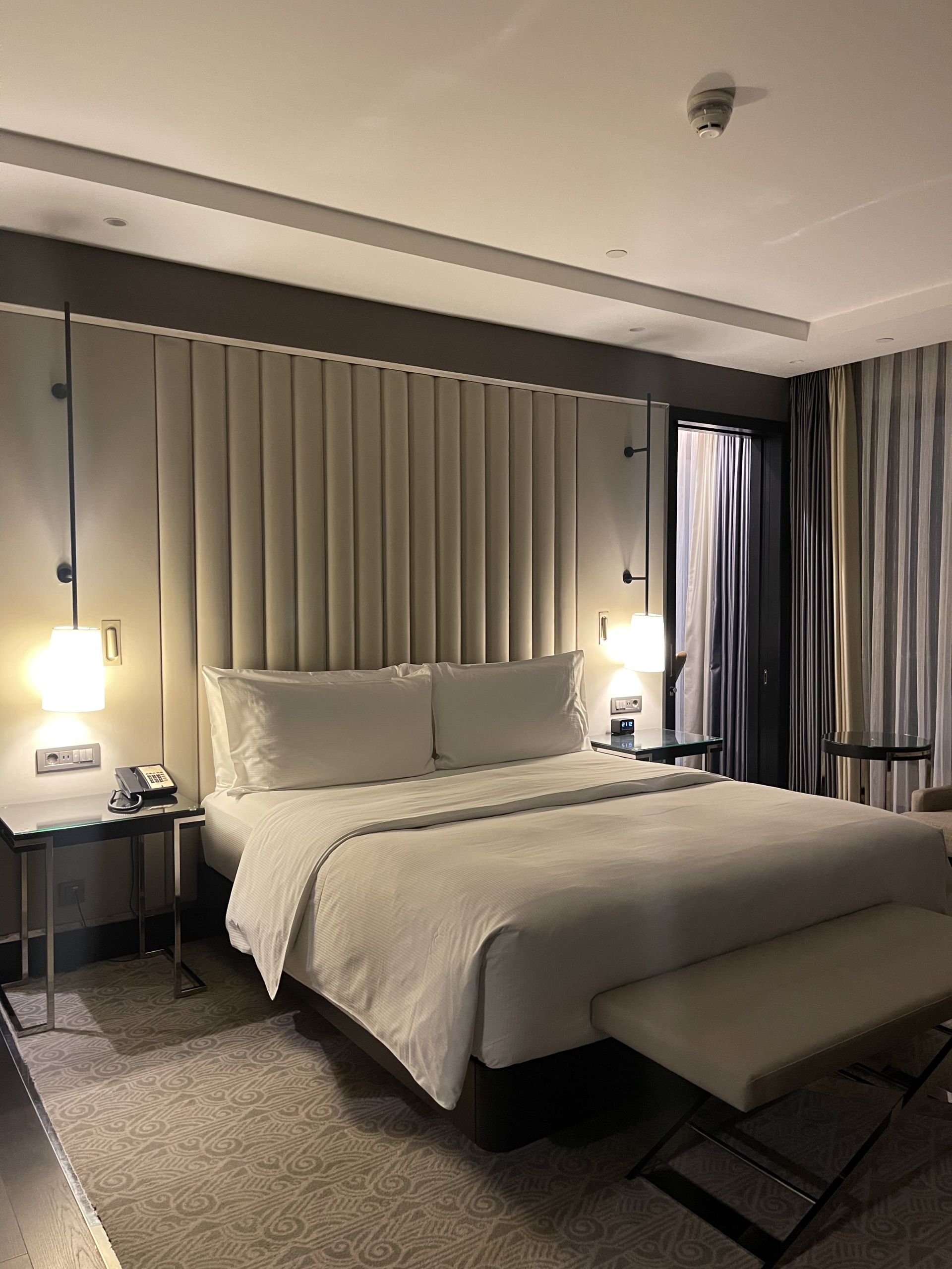 Double Tree by Hilton, гостиница, проспект Победителей, 9, Минск — 2ГИС