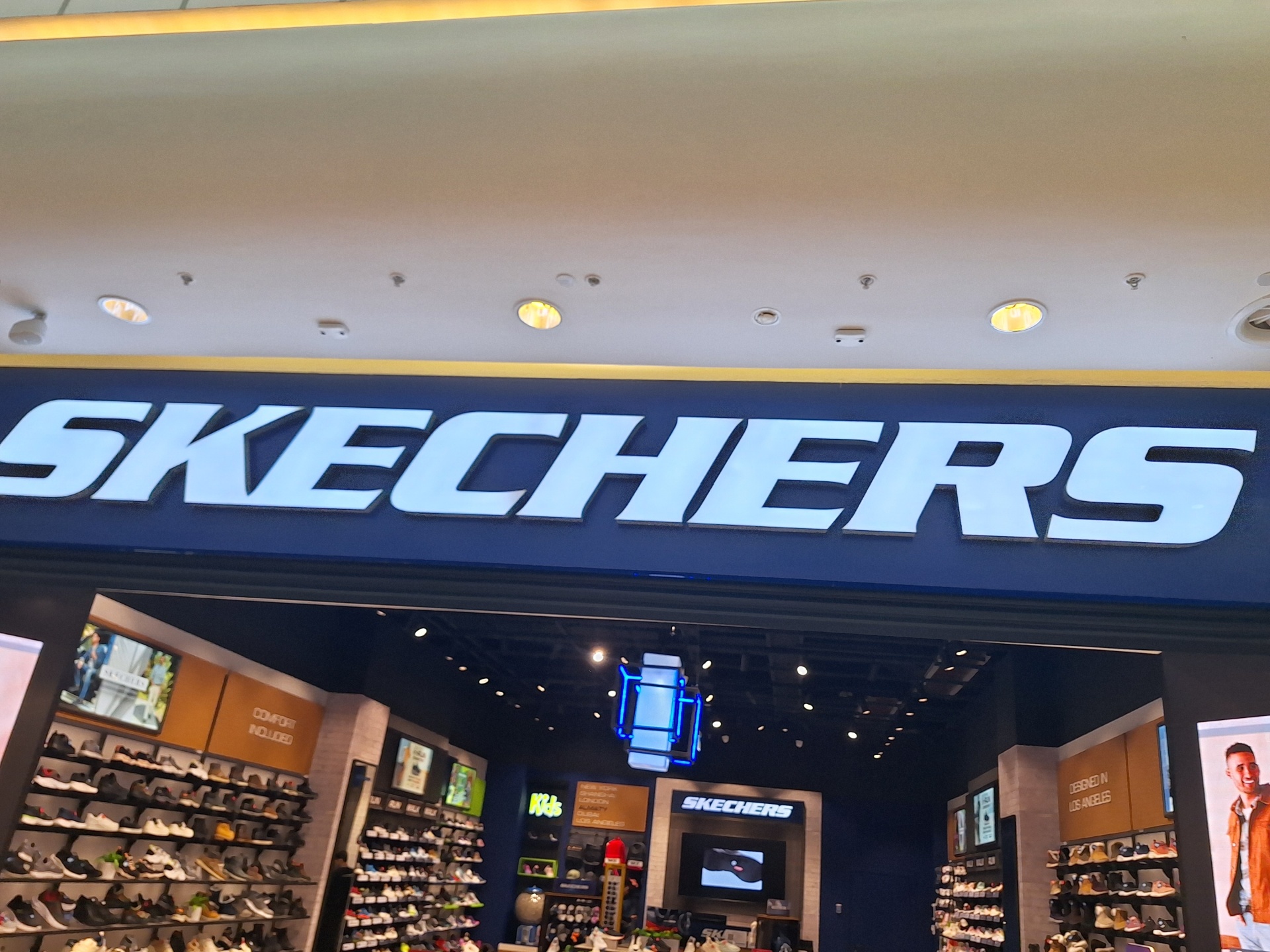 skechers retailers near me