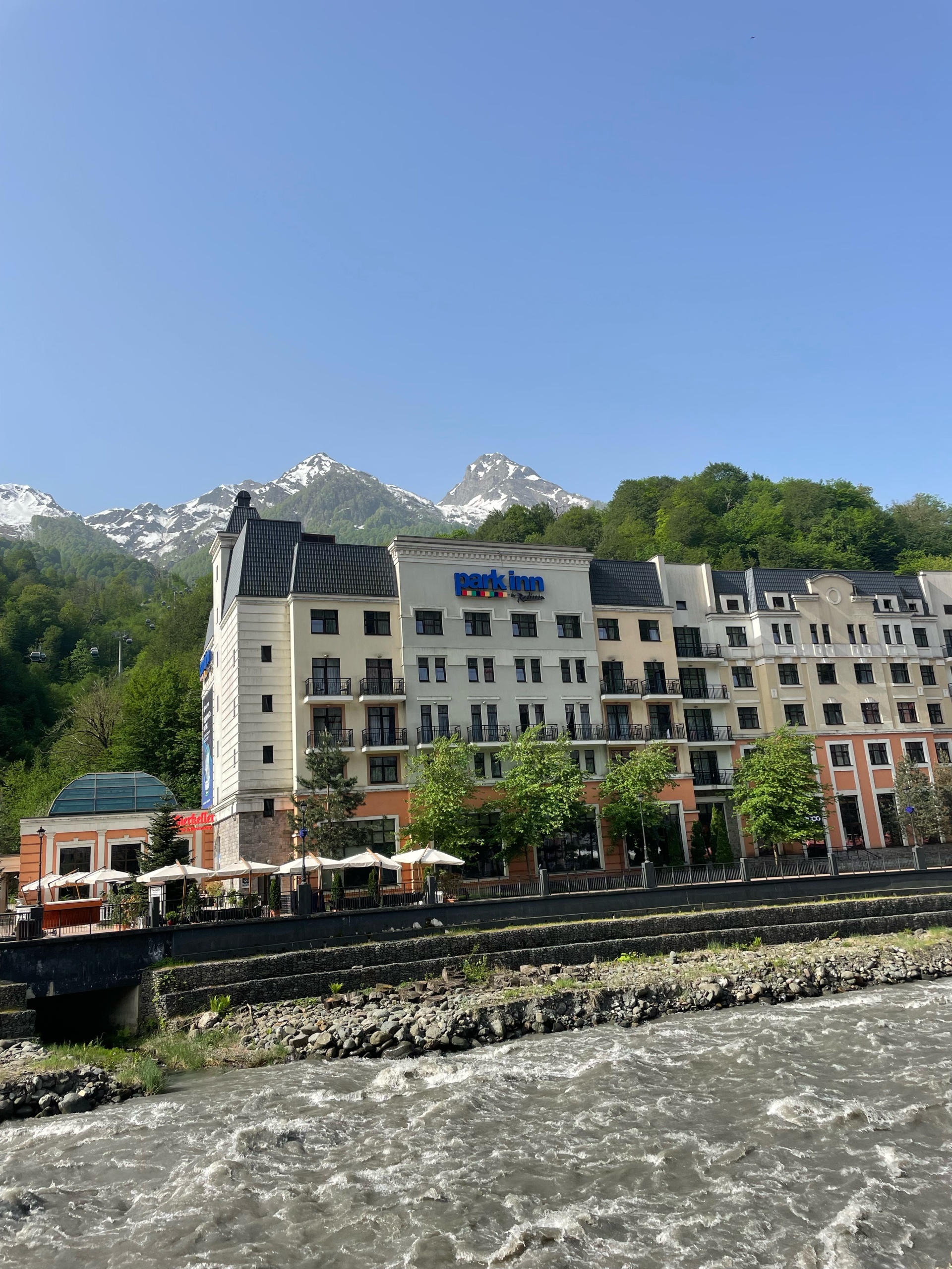 Park Inn by Radisson Rosa Khutor, гостиница, набережная Лаванда, 5, с.  Эстосадок — 2ГИС