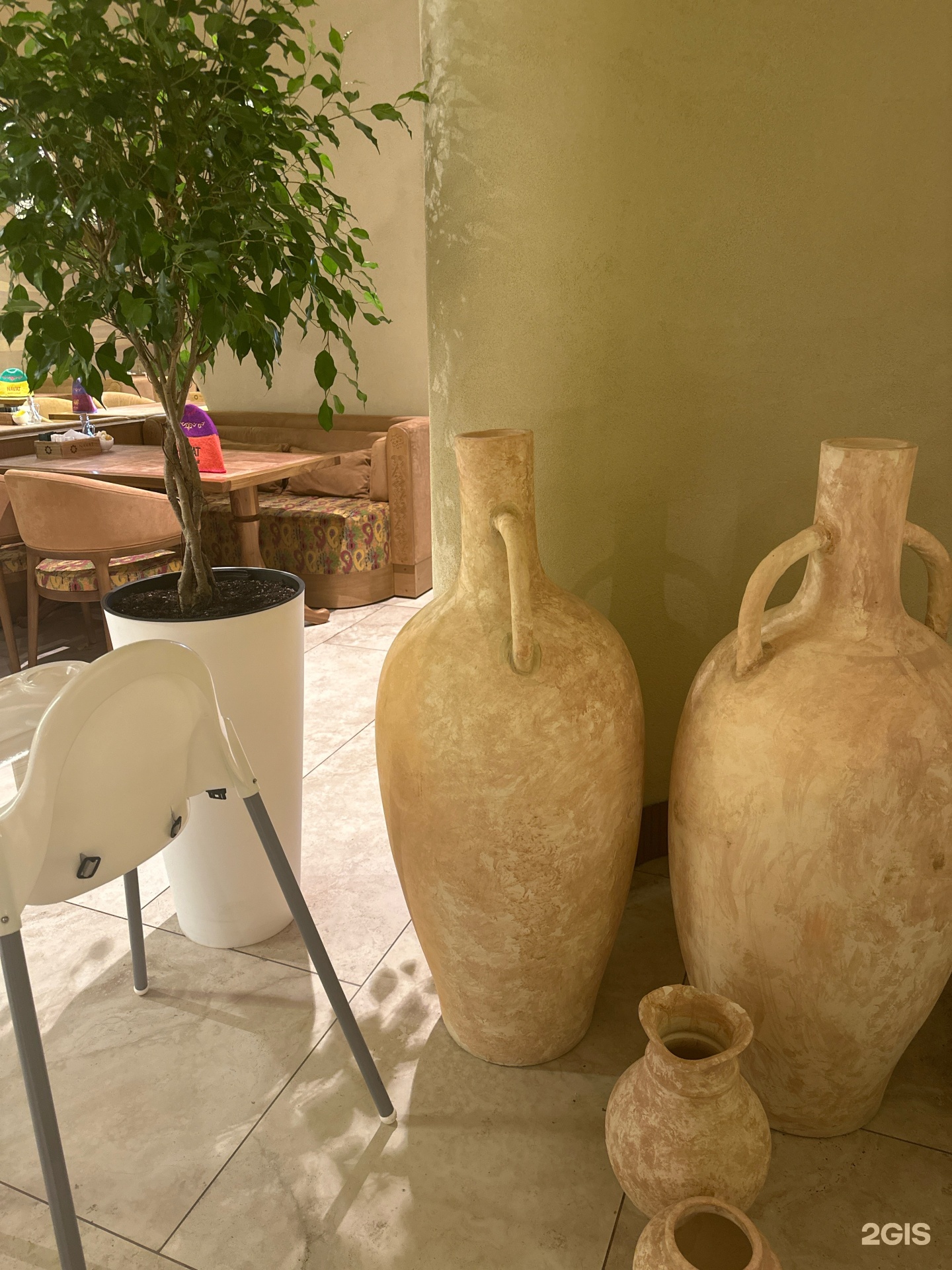 Зейнеткерлер порнографияға түседі Құлдар өкшесін сорады