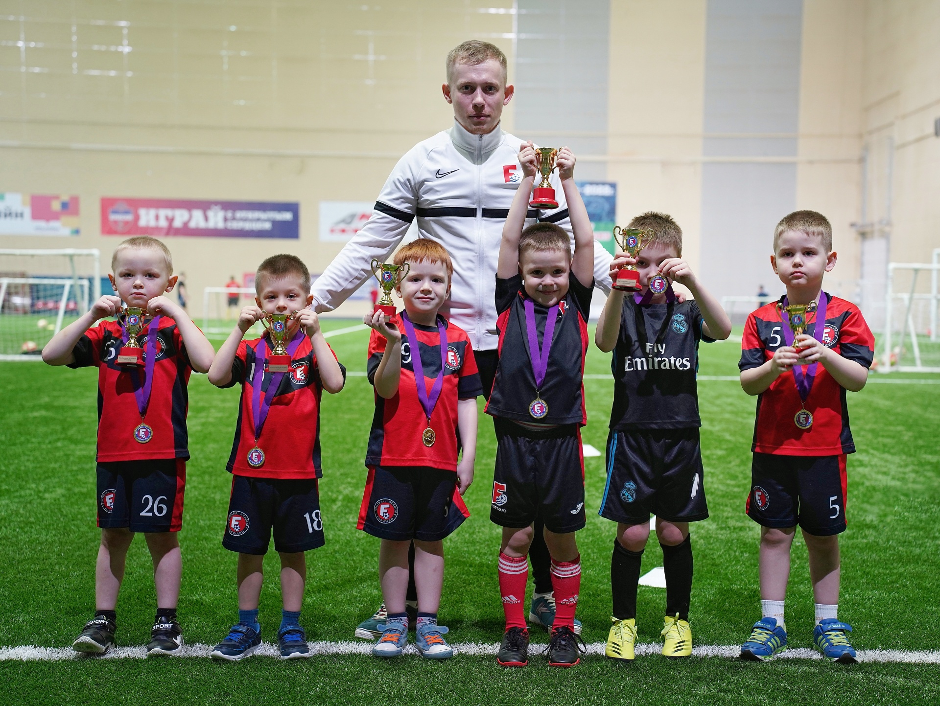 Форвард, академия футбола, проспект Мира, 9, Сосновоборск — 2ГИС