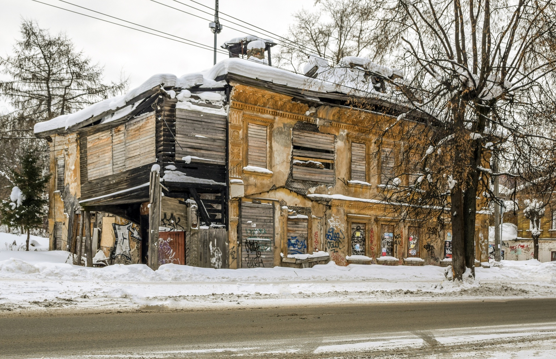 Орловская улица, 42 / улица Володарского, 126 в Кирове — 2ГИС