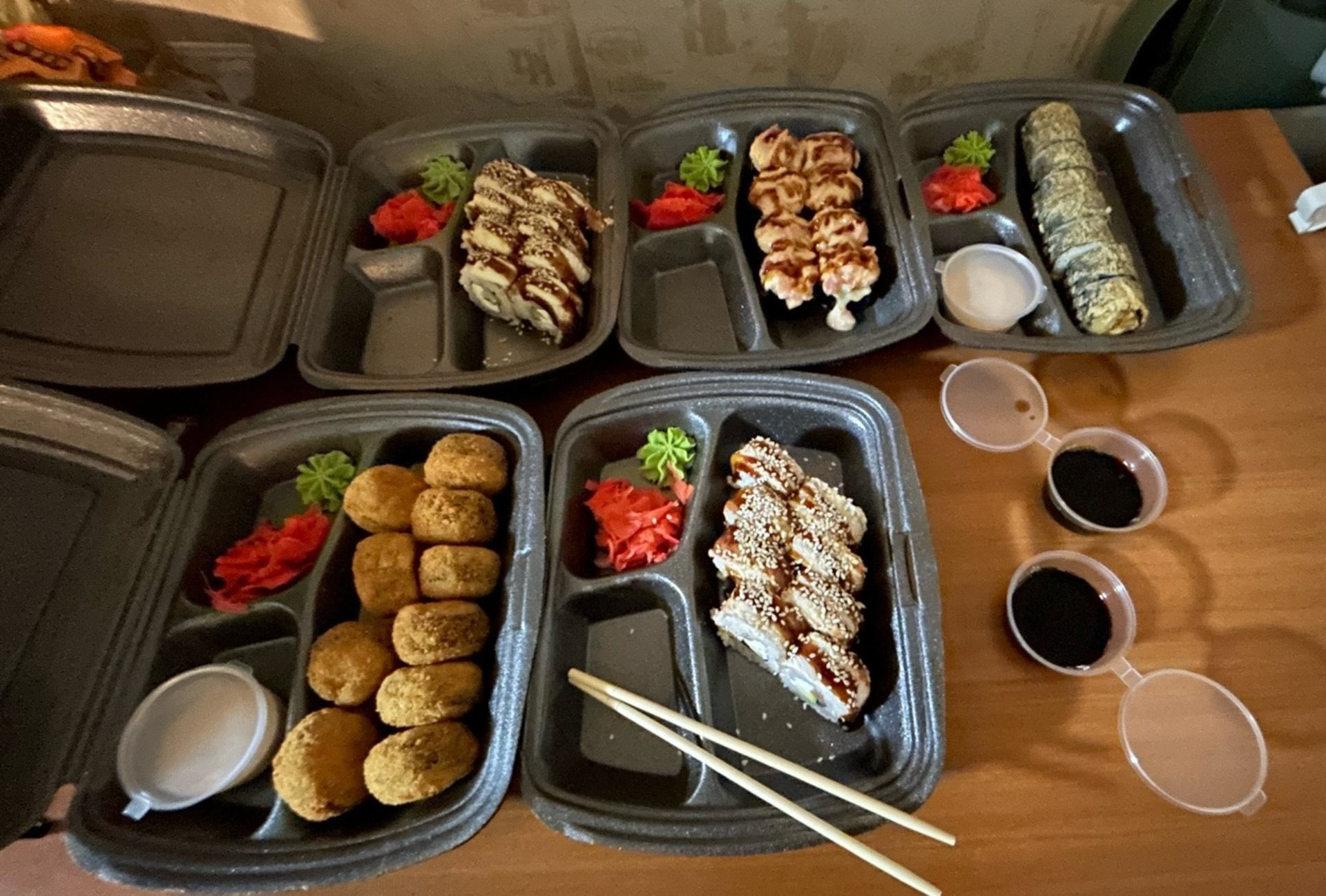 Sushi&rollzz, служба доставки пиццы и роллов, Залесная улица, 1г, Казань —  2ГИС