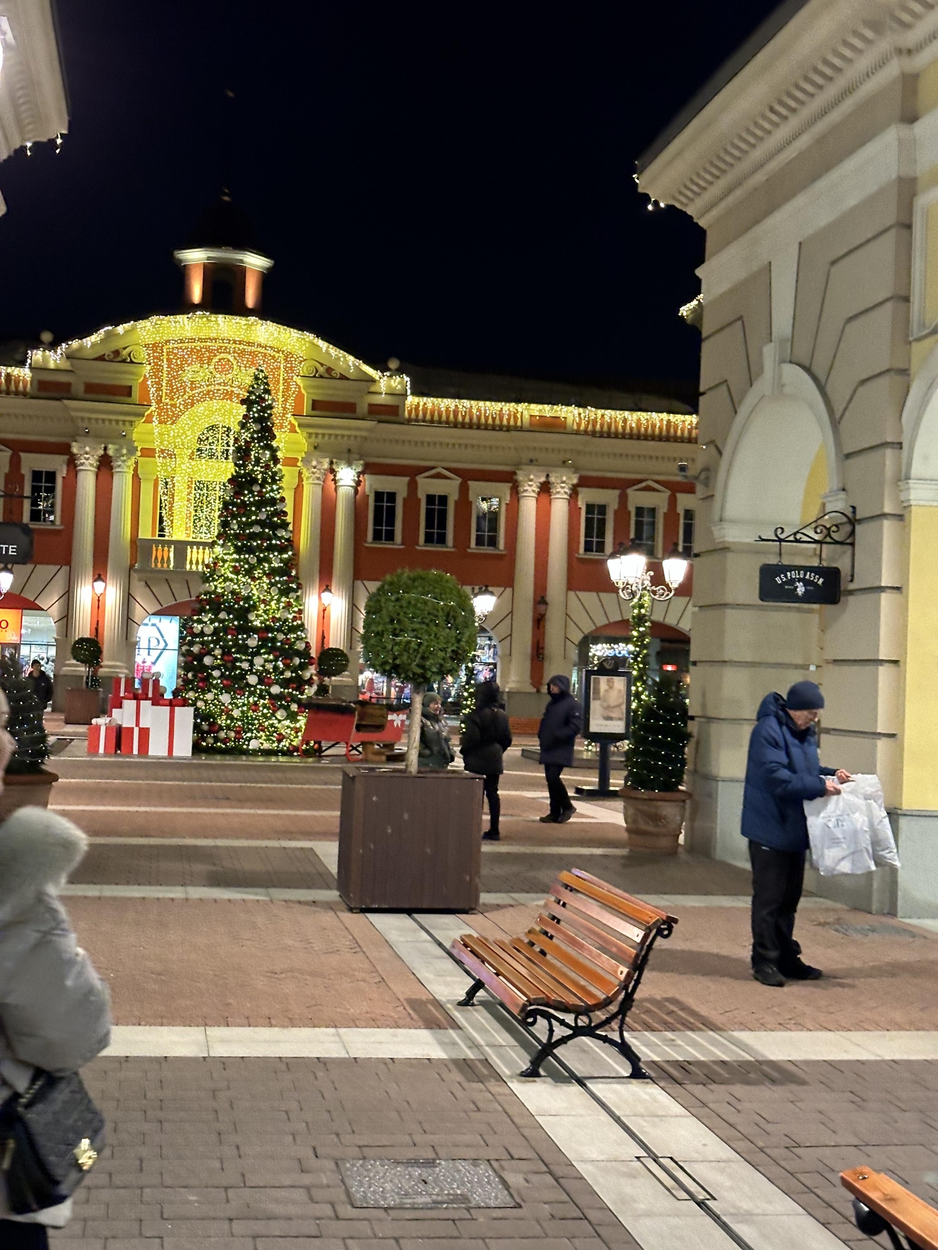 Outlet Village Пулково, торговый комплекс, Пулковское шоссе, 60 к1 ст4,  Санкт-Петербург — 2ГИС